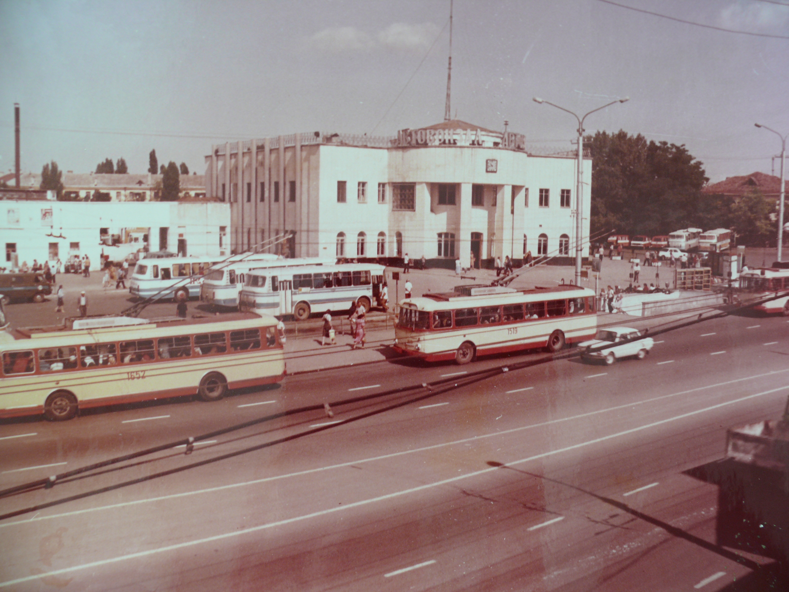 Центральный автовокзал Симферополя в 80-е годы